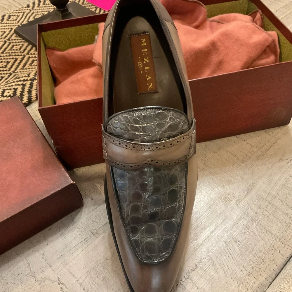 Mezlan Burgundy Shoe‎ Box with Gold Accents
